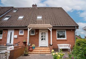 Endreihenhaus mit Traumgarten, Terrasse, Homeoffice-Etage, Stellplatz & viel Platz für Familie