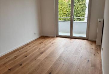 *Erstbezug nach Sanierung - modern ausgestattete 4-Zimmer-Wohnung im Hochparterre mit Balkon*