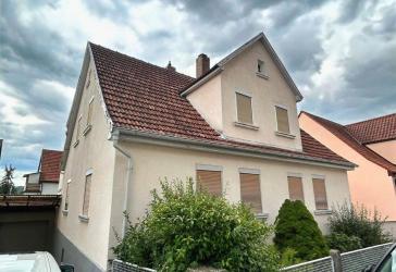 Charmantes Wohnhaus mit zwei Wohneinheiten und Entwicklungsmöglichkeiten