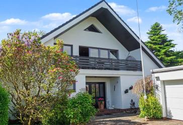 Großzügiges Architektenhaus mit Garage in bevorzugter Lage Nähe Elbdeich in Brunsbüttel