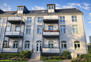 Stabile Kapitalanlage! Vermietete 3-Zi.-Wohnung mit Balkon in beliebter Lage von Radebeul-Ost