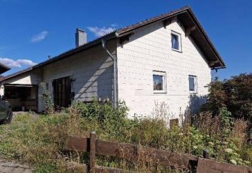 Einfamilienhaus mit Einliegerwohnung in sonniger Aussichtlage von Lindberg