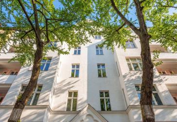 Repräsentativer Altbau - zwischen Ludwigkirch - und Nikolsburgerplatz.