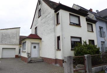 Mehrfamilienhaus mit 10 kompakten Wohnungen - attraktive Kapitalanlage mit stabilen Mieteinnahmen!