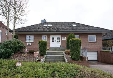 Großzügiges Ein/Zweifamilienhaus zum Wohlfühlen 3D Tour