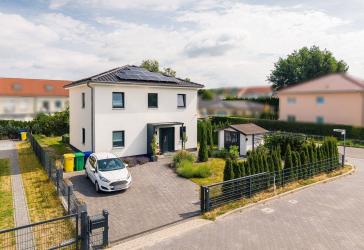 Energieeffizientes Traumhaus mit Wärmepumpe, PV-Anlage, Batteriespeicher und Notstrom - Ihr Stück Unabhängigkeit