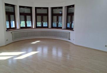Großzügig geschnittene 3-Zimmer Altbauwohnung in der Oststadt