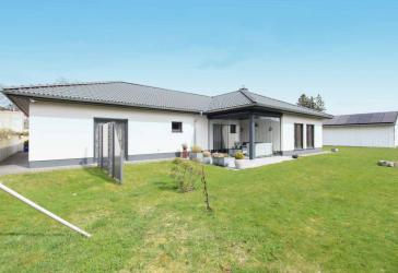 Exklusiver Design-Bungalow mit Wintergarten, Smart Home und 1.269 m² Grundstück