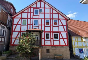 RESERVIERT! Altstadtjuwel in Waldeck: Fachwerkhaus mit Terrasse und Blick ins Grüne!