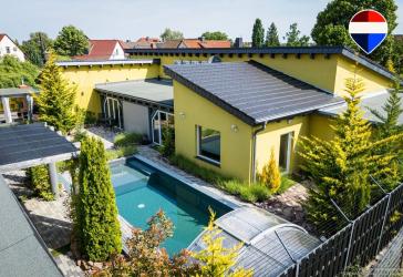Exklusiver Komfort-Bungalow mit Poollandschaft, Einliegerpotenzial und hochwertiger Ausstattung