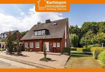 Einfamilienhaus mit Einliegerwohnung und Parkgrundstück in Saerbeck