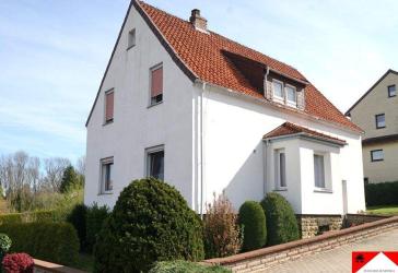 Charmantes Einfamilienhaus mit großem Grundstück in schöner Lage am Waldrand