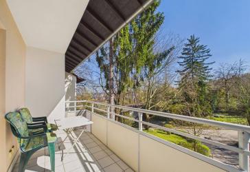 Elegante, modernisierte 5-Zimmer Etagenwohnung mit Südbalkon und malerischem Stadtblick in Stuttgart