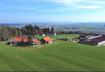 Ehemalige Hofstelle - liebevoll saniertes Anwesen für Pferdehaltung mit traumhafter Aussicht