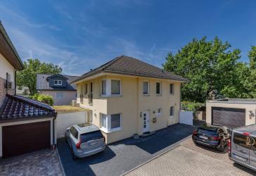 Exklusiv: Moderne-Stadtvilla vor den Toren Düsseldorfs !