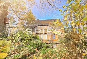 Sanierungsbedüftiges Einfamilienhaus mit möglichen weiterem Bauplatz