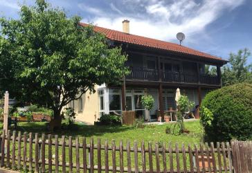 Sonniges Einfamilienhaus mit ELW im Grünen