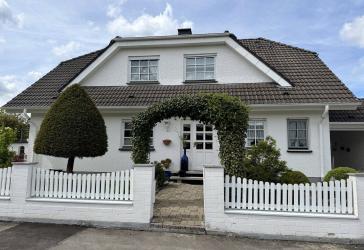 Zuhause im Grünen - EFH mit Doppelgarage in Knüllwald OT!
