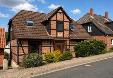 EIN- BIS ZWEIFAMILIENHAUS IN SPRINGE - LÜDERSEN