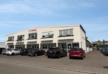 Hallen mit Bürotrakt * langfristiger Mietvertrag an etabliertes Unternehmen