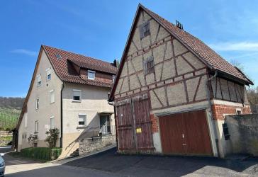 Ein Haus für Macher in Weinstadt-Strümpfelbach Handwerkerhaus mit Scheune und Bauplatz