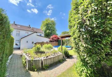Nähe Stadtgrenze Bochum ++ Saniertes RMH in HER-Eickel ++ Großer Garten ++ Garage optional