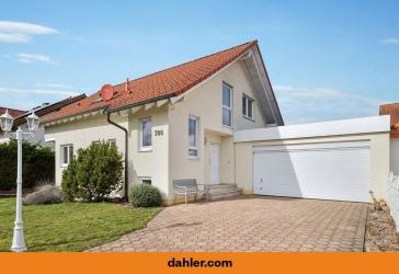 Großzügiges Wohnen mit Gartenidylle