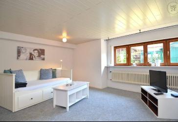 Große 1-Zimmer-Wohnung mit kleinem Freisitz in Rheinfelden-Minseln, möbliert