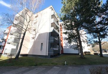 Sofort einziehen: Lichtdurchflutete 3-Zimmer-Wohnung (84,8 qm) im top renoviertem Haus
