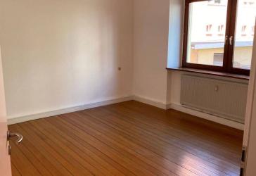 Gepflegte 3-Zimmer-Altbauwohnung in Würzburg-Grombühl – vermietet, mit Stellplatz im Innenhof