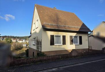 Freistehendes Einfamilienhaus mit Weitblick