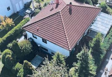 OHNE Provision direkt vom Eigentümer!Hübsches und liebevoll gestaltetes Einfamilienhaus, voll unterkellert mit Einbauküche, Wintergarten und Garten