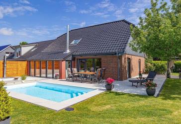 Modernes, kernsaniertes Einfamilienhaus mit Pool, Traumgarten und hochwertiger Ausstattung