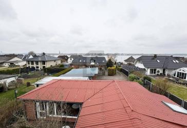 VIEL PLATZ MIT BLICK AUF DIE SCHLEI