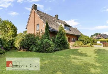 Großzügiges Einfamilienhaus mit Natur direkt vor der Haustür