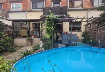 Familienfreundliches Haus mit Pool, zwei Terrassen in Hellerau, Dresden