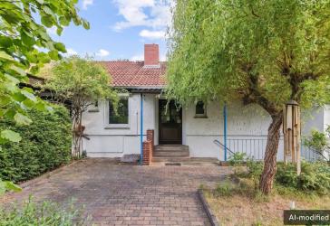 Vollunterkellertes Wohnhaus mit Garten & Garage