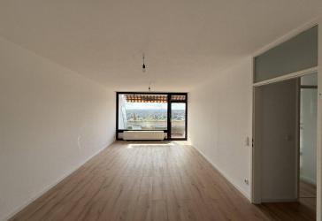 Attraktive 3 Zimmer Wohnung Erstbezug nach Sanierung zu vermieten