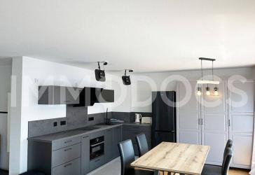 Innenstadtlage: Exklusive 3-Zimmer-Wohnung mit Dachterrasse & Einbauküche