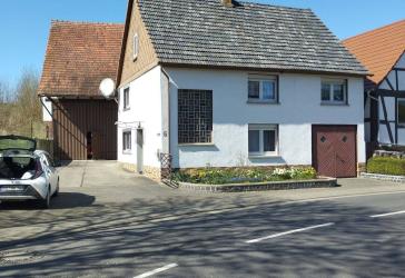 Familienhaus mit Scheune und Garten in 36320 Kirtorf Alsfeld 11km