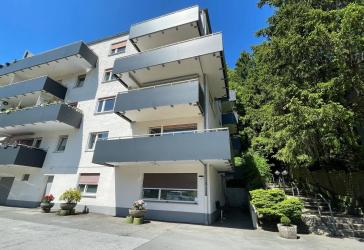Geräumige 4-Zimmer-Eigentumswohnung mit zwei Balkonen und Gestaltungspotenzial