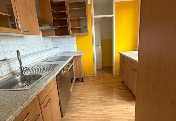 Großzügige, gut geschnittene 4 ZKB-Wohnung-WE zu vermieten...