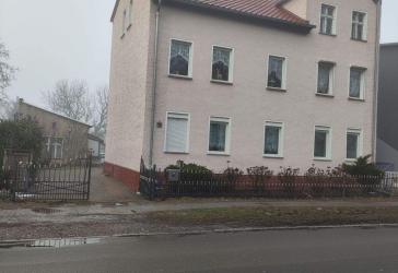 Zweifamilienhaus mit Ausbaupotenzial auf großem Gartengrundstück