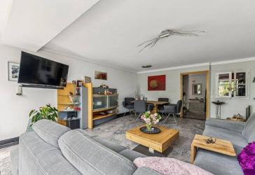 Familientraum in Unterschleißheim: Gepflegtes Reihenhaus mit Dachterrasse, Kamin & sonnigem Garten