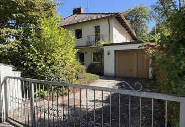 Gegen Gebot ohne Provision: Großzügige Doppelhaushälfte in München-Hadern