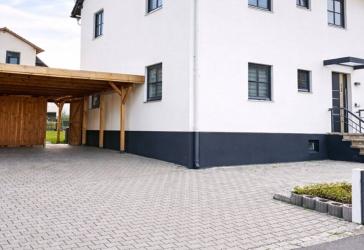 liebevoll renovierte, größtenteils kernsanierte Doppelhaushälfte in Eggenfelden