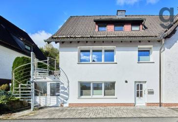 Stilvoll modernisiert und herrlich grün gelegen