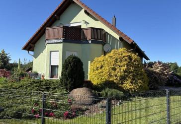 Neuwertiges 3-Familienhaus oder als großes EFH nutzbar in bevorzugter Siedlungslage in Rammenau