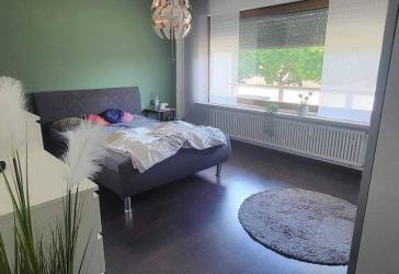 Geräumige Wohnung mit Balkon in ruhiger Lage