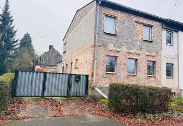 Zweifamilienhaus in Vierlinden - Sanierungsobjekt mit großem Grundstück